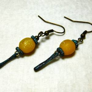 Ohrhänger mit gelber Java-Perle und Patina - bronze - 5,2 cm Bild 4