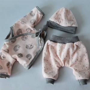 Wickelshirt, Pumphose und Mütze aus weichem Nicki-stoff für Baby-Puppen 40-43 cm, Set für Puppen in rosa oder weiß Bild 3