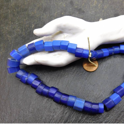 43 vintage böhmische Glasperlen - russisch Blau Perlen aus dem Afrikahandel - kobalt blau