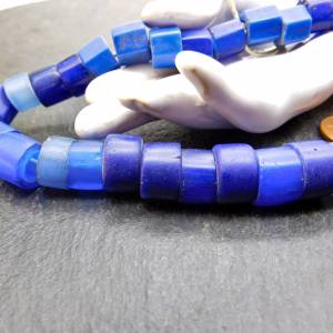 34 vintage böhmische Glasperlen - russisch Blau Perlen aus dem Afrikahandel - kobalt blau Bild 2