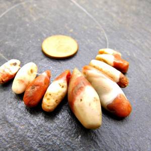 9 kleine antike Stein-Anhänger aus der Sahara in Mali - Karneol, Achat, Jaspis - sehr selten - Tropfen Zähn Bild 3