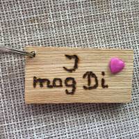 Schlüsselanhänger aus Holz, Anhänger, „ I mog Di “, Herz,Schmuckkeramik Bild 3