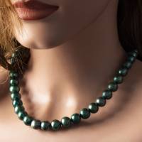 hell grüne echte Perlenkette mit Silber Karabinerverschluss 45 cm Bild 1
