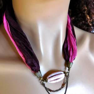 Halskette mit Sari Seidenband - dunkelrot, rosé - indonesische Melonenperle im Antiklook - Bronze - verstellbar ca. 51-5 Bild 7
