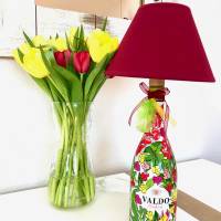 Valdo Flaschenlampe Blumen mit Lampenschirm in gelb oder rot Bild 2