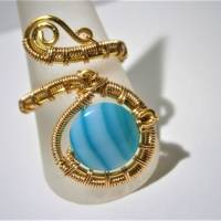 Ring mit Achat blau türkis gestreift handgewebt in goldfarben verstellbar Paisley boho Bild 3