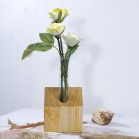 Vase aus Holz, Reagenzglas, DIY, Haus, Altholz, Tischdeko, Wohndeko, Blumenvase, Vase in Hausoptik Bild 4