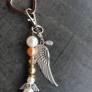 DRAHTORIA Set Schlüsselanhänger mit Schutzengel Engel und Flügel, Karte und Geschenk Säckchen Perlenengel Bild 2