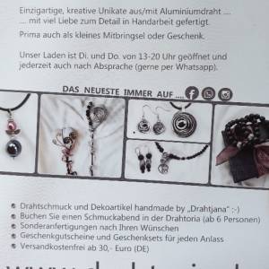 DRAHTORIA Exclusiv Set: Kette + Armband mit gefärbten türkisen Muschelperlen und Edelstahl Totenkopf Schädel in Geschenk Bild 8