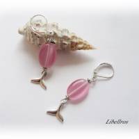 1 Paar Ohrhänger mit Flosse - Ohrringe,Wal,Geschenk,Muttertag,modern,maritim,rosa Bild 1