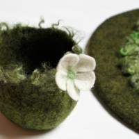 Filzschale mit Lockenrand und Sternenmoosblüte Bild 1