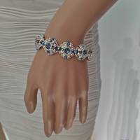 Tollles Armband handgefertigt mit Austrian Crystal Elements und Chatons. Farbe Weiß und Aquamarine. Sehr edel Bild 4