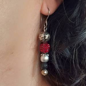 DRAHTORIA Tolle Ohrhänger mit Strassperle in rubinrot, Lava und Glasperle am Edelstahl-Ohrhaken Ohrring Kette Bild 2