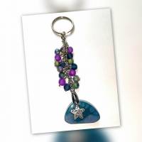 Taschenbaumler Schlüsselanhänger Just for you Resin Perlen blau lila Regenbogen Bild 1