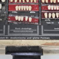 kleiner Vintage Schubladenschrank mit Zähnen Wienand Bild 8