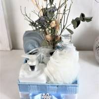 Wellness Set, groß, Wellness im Korb, Kleine Geschenke, Trockenblumensträußchen, blau Bild 4