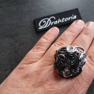 DRAHTORIA Statement Ring aus Aludraht silber mit Platin antiksilber anthrazit schwarz oder schwarzbraun wiredesign wire Bild 3