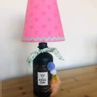 King Gin Flaschenlampe mit pinkem Lampenschirm Bild 1