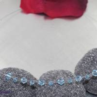 Brautschmuck: Neckholderkette mit hellblauen Kristallperlen - Etwas Blaues zur Hochzeit - aquafarbene glitzernde Kette Bild 2