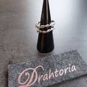 DRAHTORIA zarter Ring aus Aludraht gedreht schlicht silber oder helles Gold Doppelring auch als Daumenring Unikat Bild 1