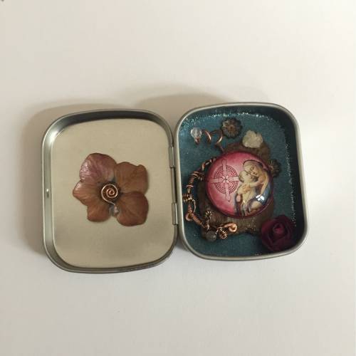 Altar-Döschen, Madonna mit Kind