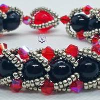 Sehr edles handgefertigtes Armband mit schwarzen Austrian Crystal Pearls und roten Austrian Crystals und Miyuki Bild 1