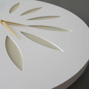 Grosse Design-Wanduhr mit Blumen-Dekor, Weiss-Beige, 50cm Ø Bild 3