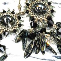 festliche schwarze ohrringe, muttertag geschenk, beadwork, gothic schmuck, glasperlen Bild 5