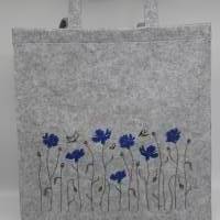 Einkaufstasche aus Filz, bestickt mit Kornblumen, Shopper Bild 1