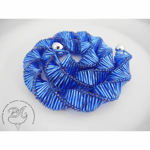 Collier Kette blau und groß und glänzend