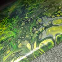 Handgefertigtes farbintensives Acryl Pouring Bild "Green Poison" mit wunderschönen Zellen auf Leinwand 30 x 30 c Bild 2