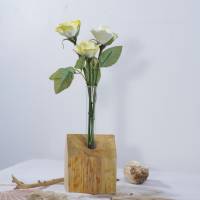 Vase aus Holz, Reagenzglas, DIY, Haus, Altholz, Tischdeko, Wohndeko, Blumenvase, Vase in Hausoptik Bild 3
