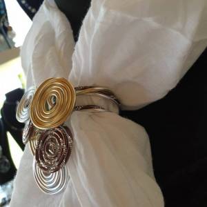 DRAHTORIA Tuchhalter Schalhalter aus Aludraht gold silber braun Schalklammer Bild 9