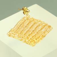 Goldrauten – Damen-Ohrstecker patentgehäkelt aus vergoldetem Draht Bild 5