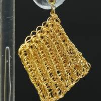 Goldrauten – Damen-Ohrstecker patentgehäkelt aus vergoldetem Draht Bild 7