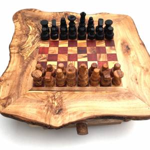 Schachspiel rustikal, Schachtisch Gr. M inkl. Schachfiguren, handgefertigt aus Olivenholz, Geschenk. Bild 1