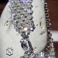 Funkelndes breites Armband handgefertigt mit hunderten von Austrian Crystal Kristallen und Miyuki Rocailles Bild 2