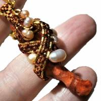 Anhänger Perlen an Koralle Schaumkoralle rotbraun an langer Kette goldfarben wirework handgewebt boho Bild 1