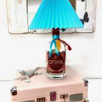 Opihr  Gin Flaschenlampe mit türkisem Faltenlampenschirm Bild 1