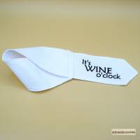 Weinflaschenkrawatte mit aufgesticktem Spruch IT´S WINE O´CLOCK Bild 2
