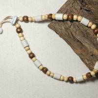 EM-Keramik Halsband mit brauen und naturfarbenen Holzperlen Bild 1