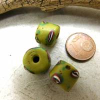 3 alte venezianische Glasperlen aus dem Afrikahandel - Augenperlen, selten - grün gelb mit Augenmuster Bild 1