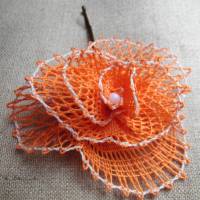 Haarblüte geklöppelt Handarbeit in Orange weiß Hochzeit Geschenk Geburtstag Muttertag Bild 1