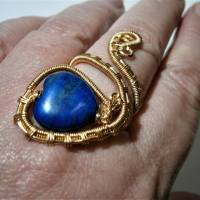 Ring mit Lapislazuli blau handgewebt in wirework goldfarben verstellbar Paisley boho Lapisring Bild 4