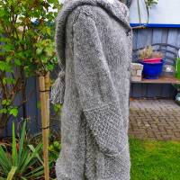 Strickmantel aus Islandwolle im Mustermix und Kapuze***S/M**silbergrau Bild 3