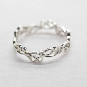Ring mit floralem Muster aus Silber 925, filigraner Stapelring, Goldschmiedearbeit von Kathi Breidenbach Bild 5