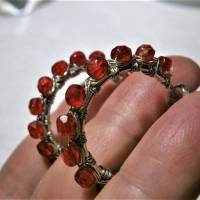 Ohrringe als rote 35 Millimeter große Creolen handgemacht funkelnd in rot Geschenk Klappcreolen Bild 2