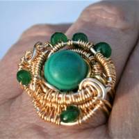 Ring grün Malachit handgemacht verstellbar mit Achat dunkelgrün in wirework goldfarben handgewebt Bild 4