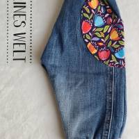 Jeans Upcycling Babyset mit bunten Blüten - Halstuch und Hose in Größe 68 Bild 5