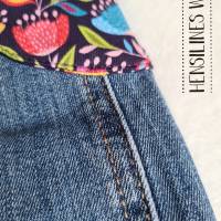 Jeans Upcycling Babyset mit bunten Blüten - Halstuch und Hose in Größe 68 Bild 7